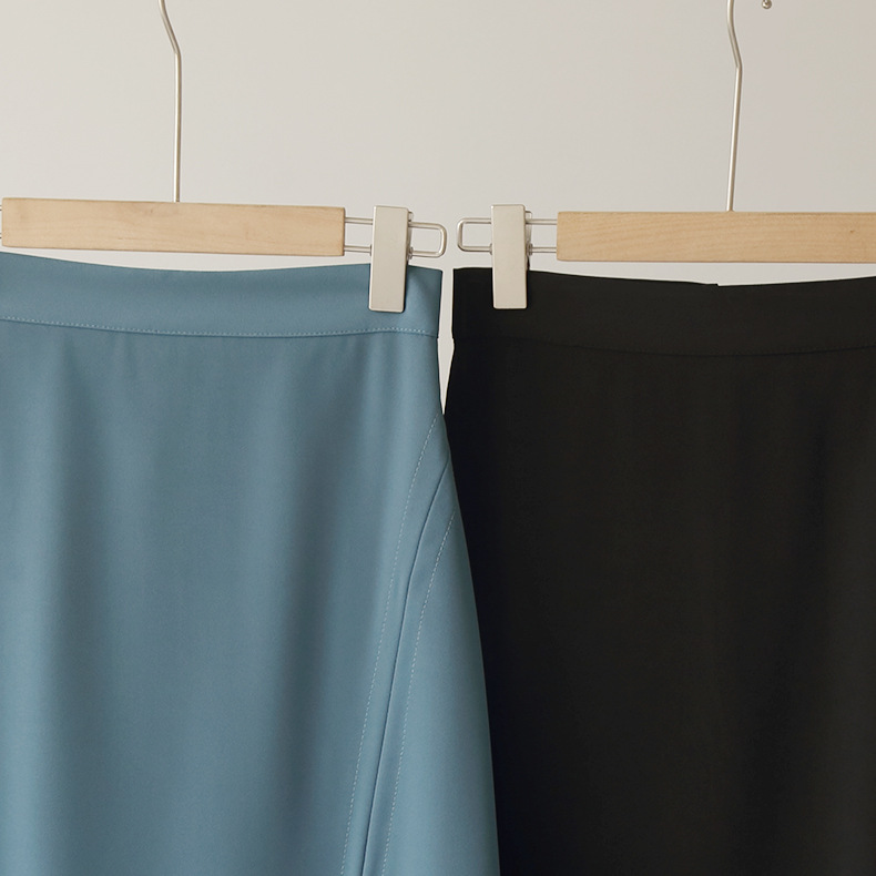 Bornladies New Arrival Autumn Winter Solid Casual Elegant Blue and Black Color Skirts for Women Party Work (Minimum order 100 pieces each design) Bornladies New Arrival Autumn Winter Solid Casual Elegant Blue and Black Color Skirts for Women Party Work (Minimum order 100 pieces each design)