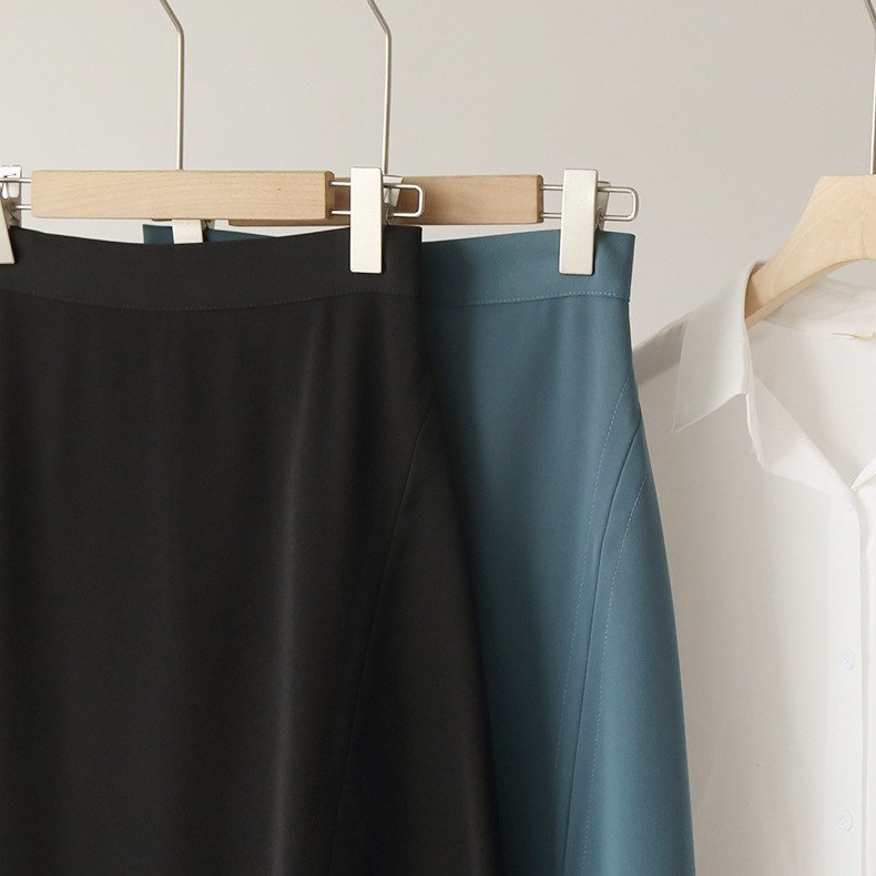 Bornladies New Arrival Autumn Winter Solid Casual Elegant Blue and Black Color Skirts for Women Party Work (Minimum order 100 pieces each design) Bornladies New Arrival Autumn Winter Solid Casual Elegant Blue and Black Color Skirts for Women Party Work (Minimum order 100 pieces each design)