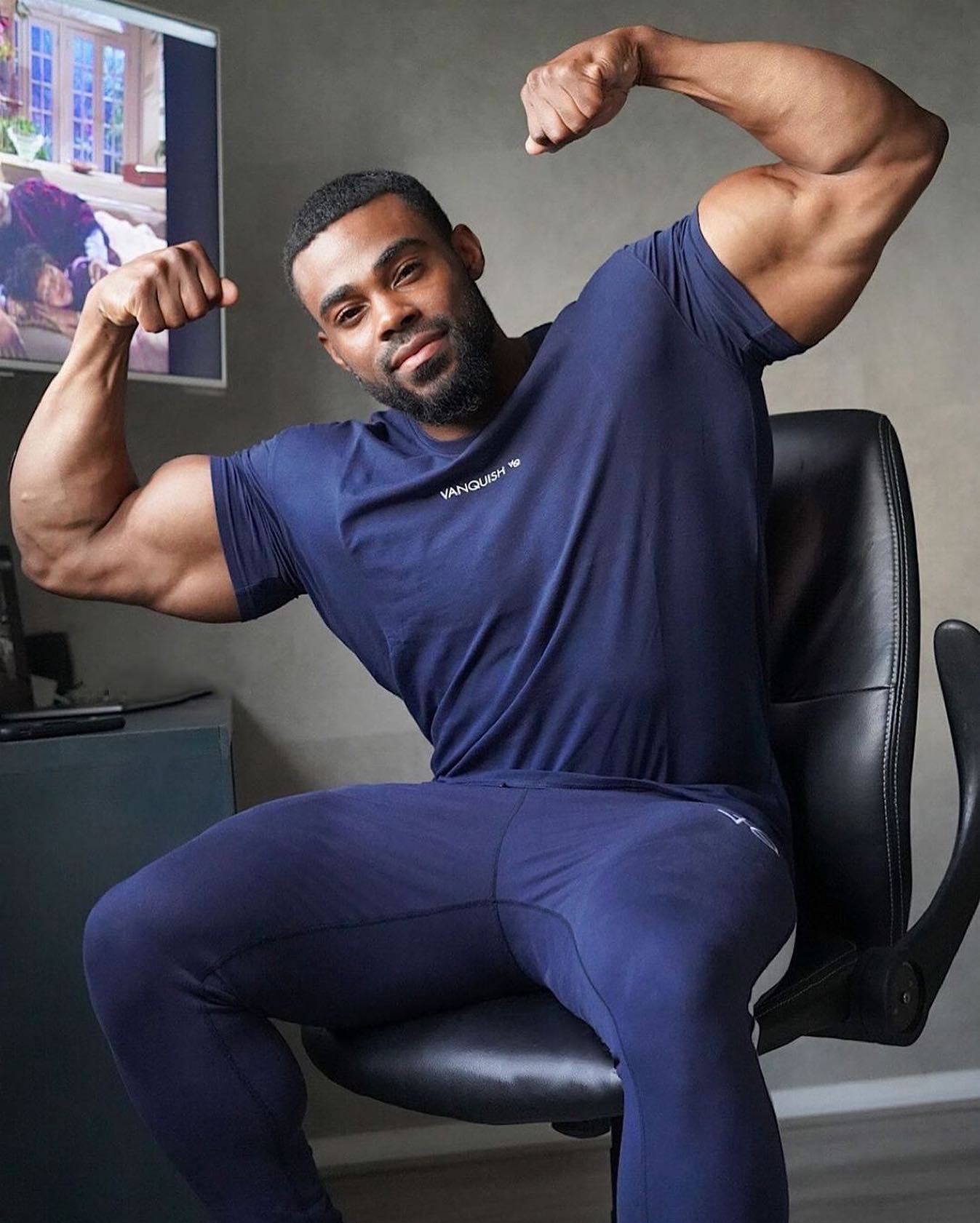 Men's T-shirt Short-sleeved T-shirt fitness shirt(Minimum order 100 pieces each color) Men's T-shirt Short-sleeved T-shirt fitness shirt(Minimum order 100 pieces each color)