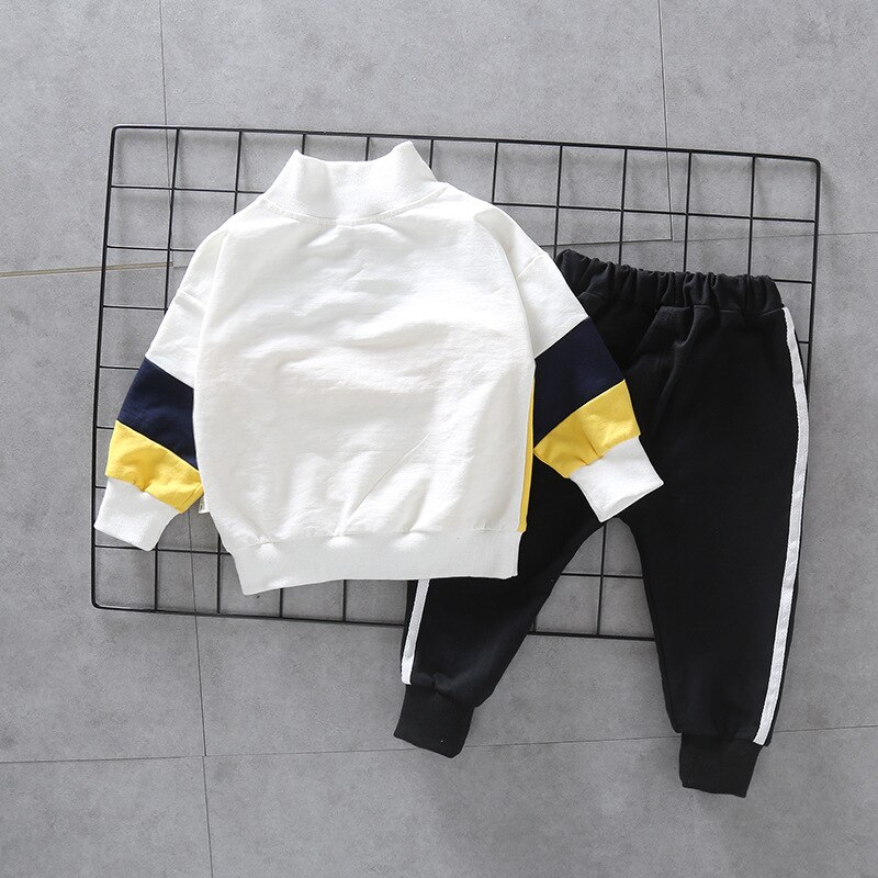 Newborn Boys & Girls Clothes Sets (Minimum order 500 set each color & design) Newborn Boys & Girls Clothes Sets (Minimum order 500 set each color & design)