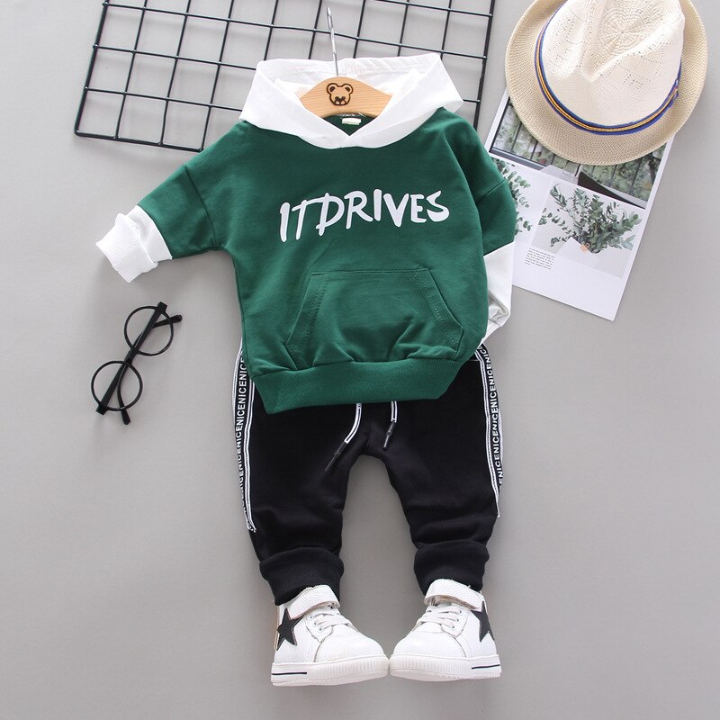Newborn Boys & Girls Clothes Sets (Minimum order 500 set each color & design) Newborn Boys & Girls Clothes Sets (Minimum order 500 set each color & design)